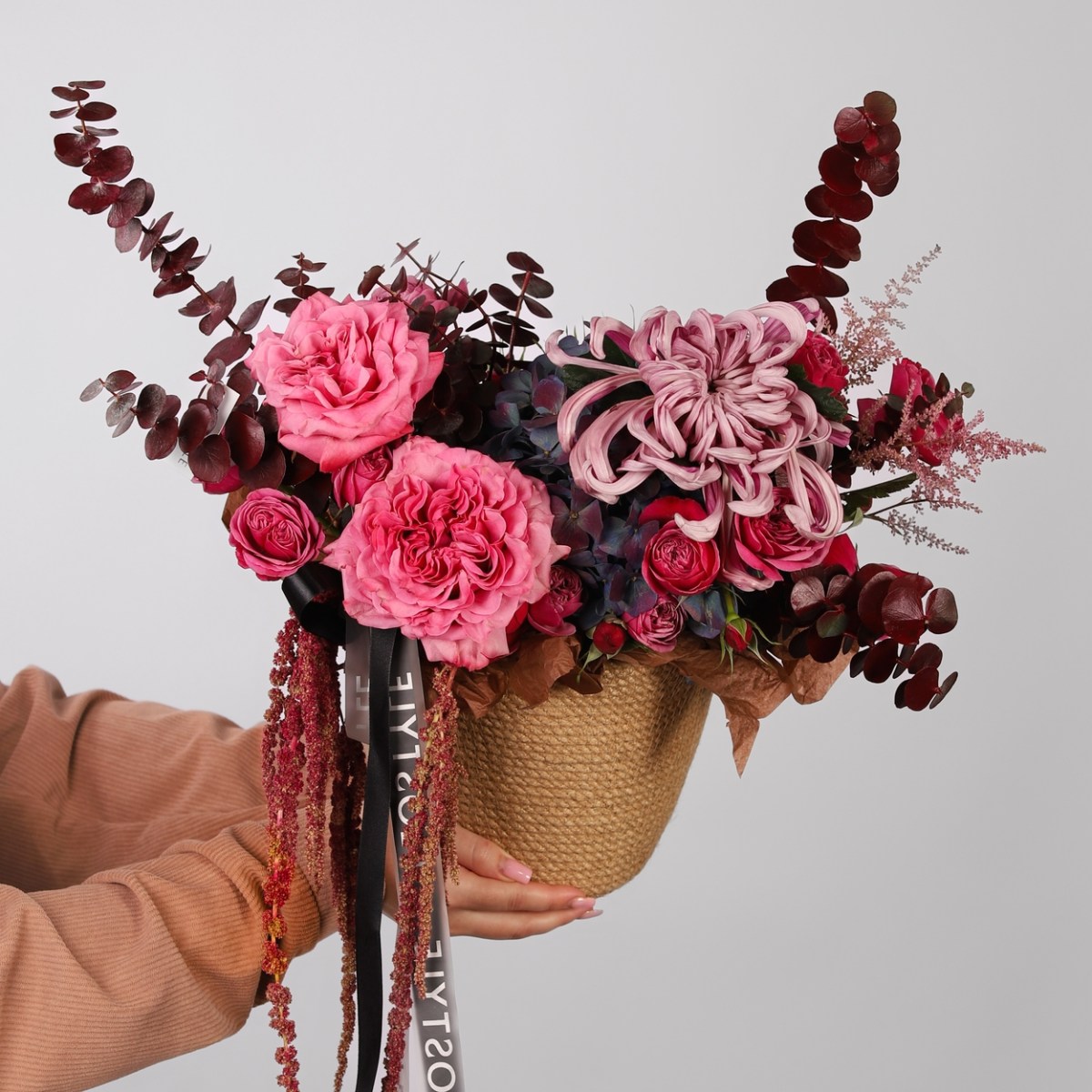 osennij buket cvetov v korzine 6